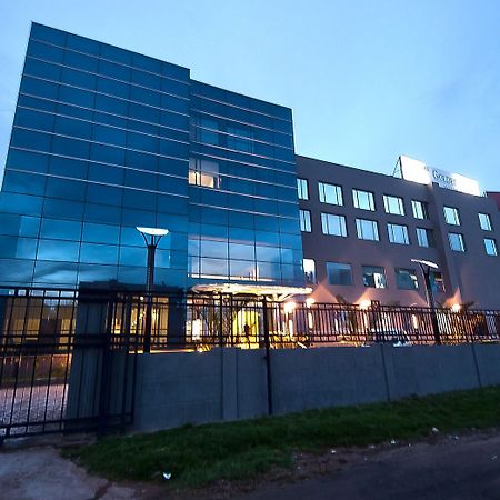 The Golden Plaza Hotel Panchkula Exteriör bild