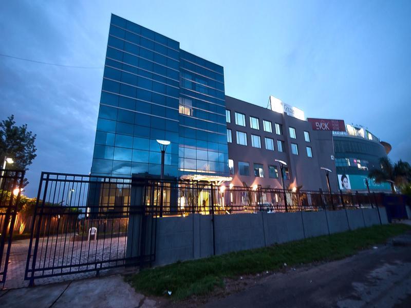 The Golden Plaza Hotel Panchkula Exteriör bild