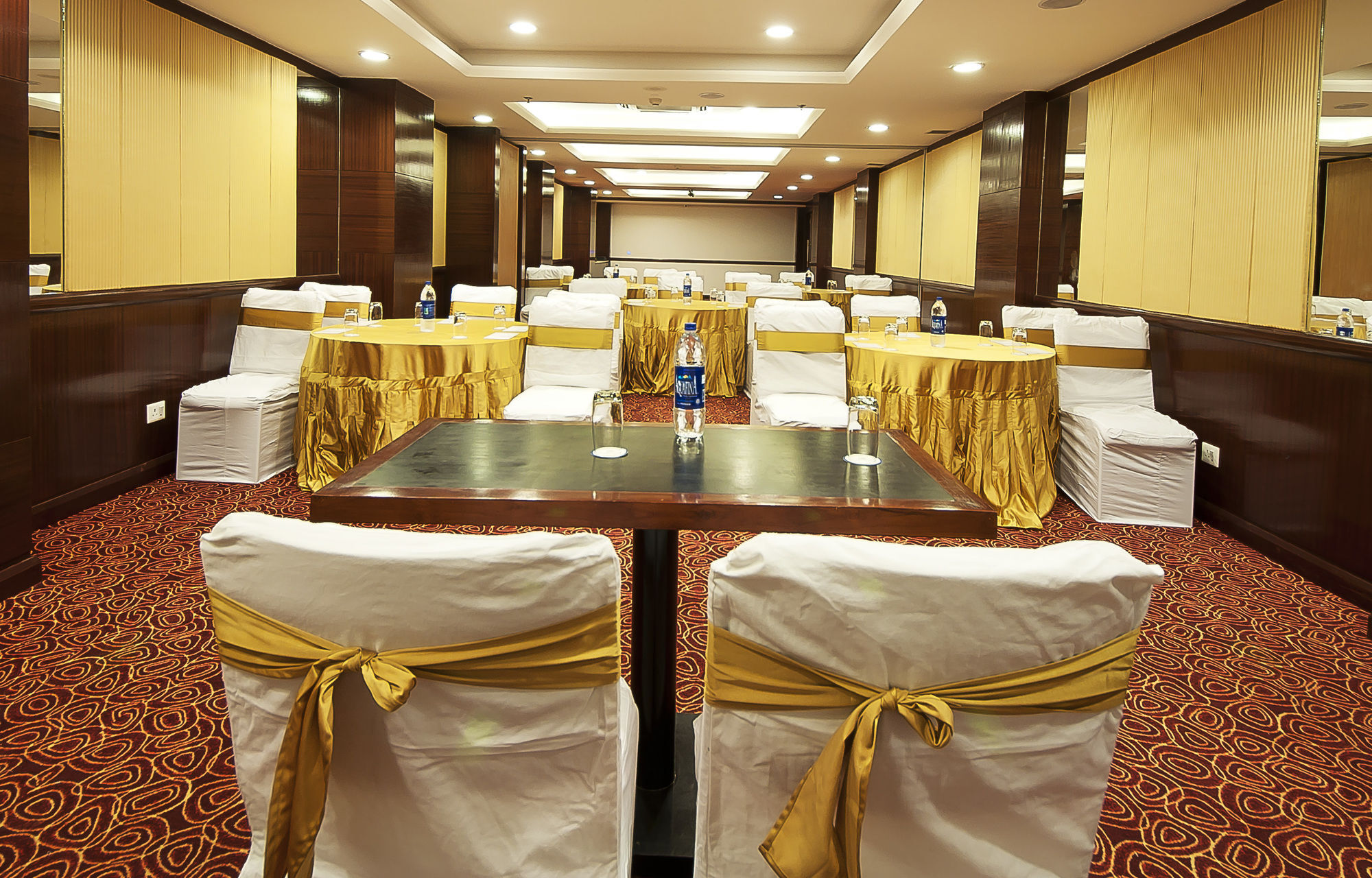 The Golden Plaza Hotel Panchkula Exteriör bild